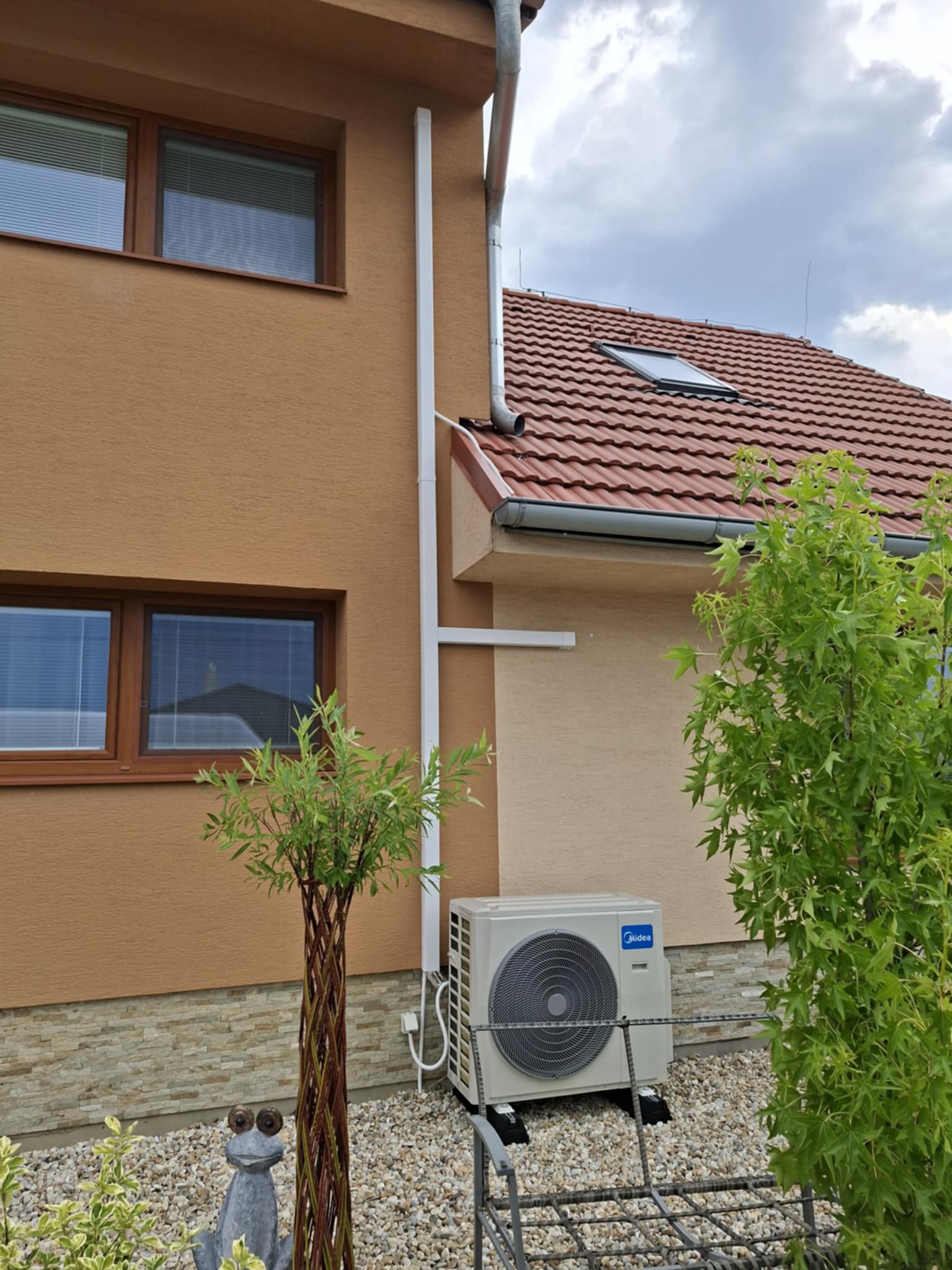 Midea vonkajšia jednotka
